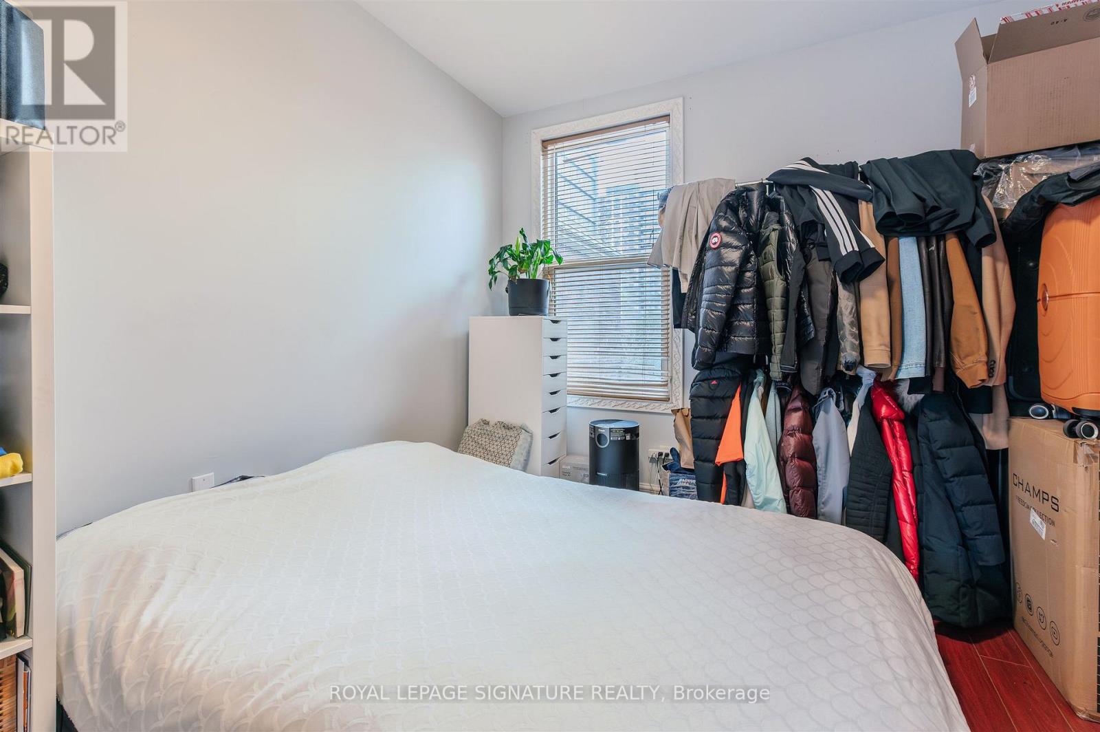 42 Sorauren Avenue, Toronto, Ontario  M6R 2C7 - Photo 12 - W12981664