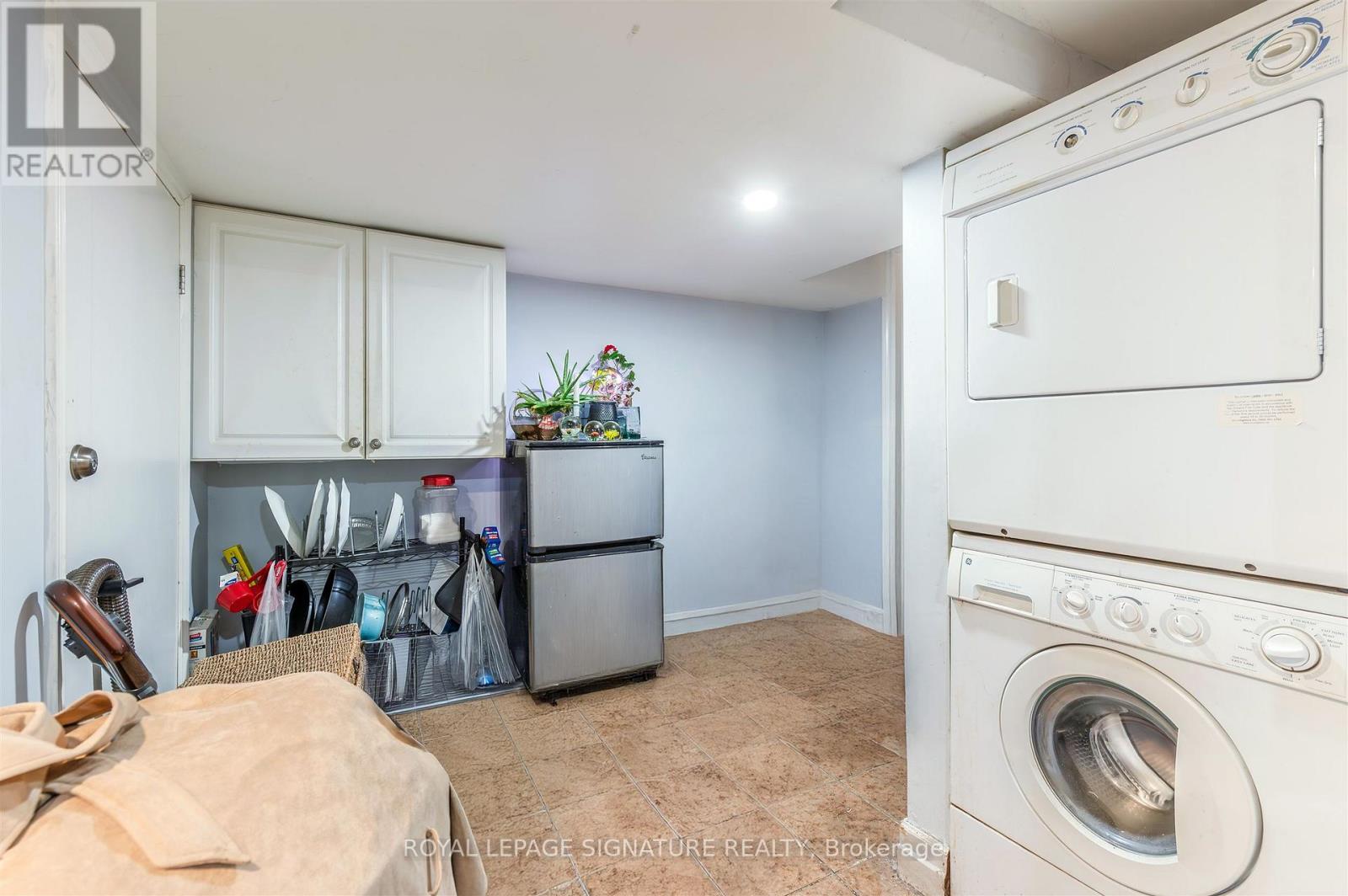 42 Sorauren Avenue, Toronto, Ontario  M6R 2C7 - Photo 27 - W12981664