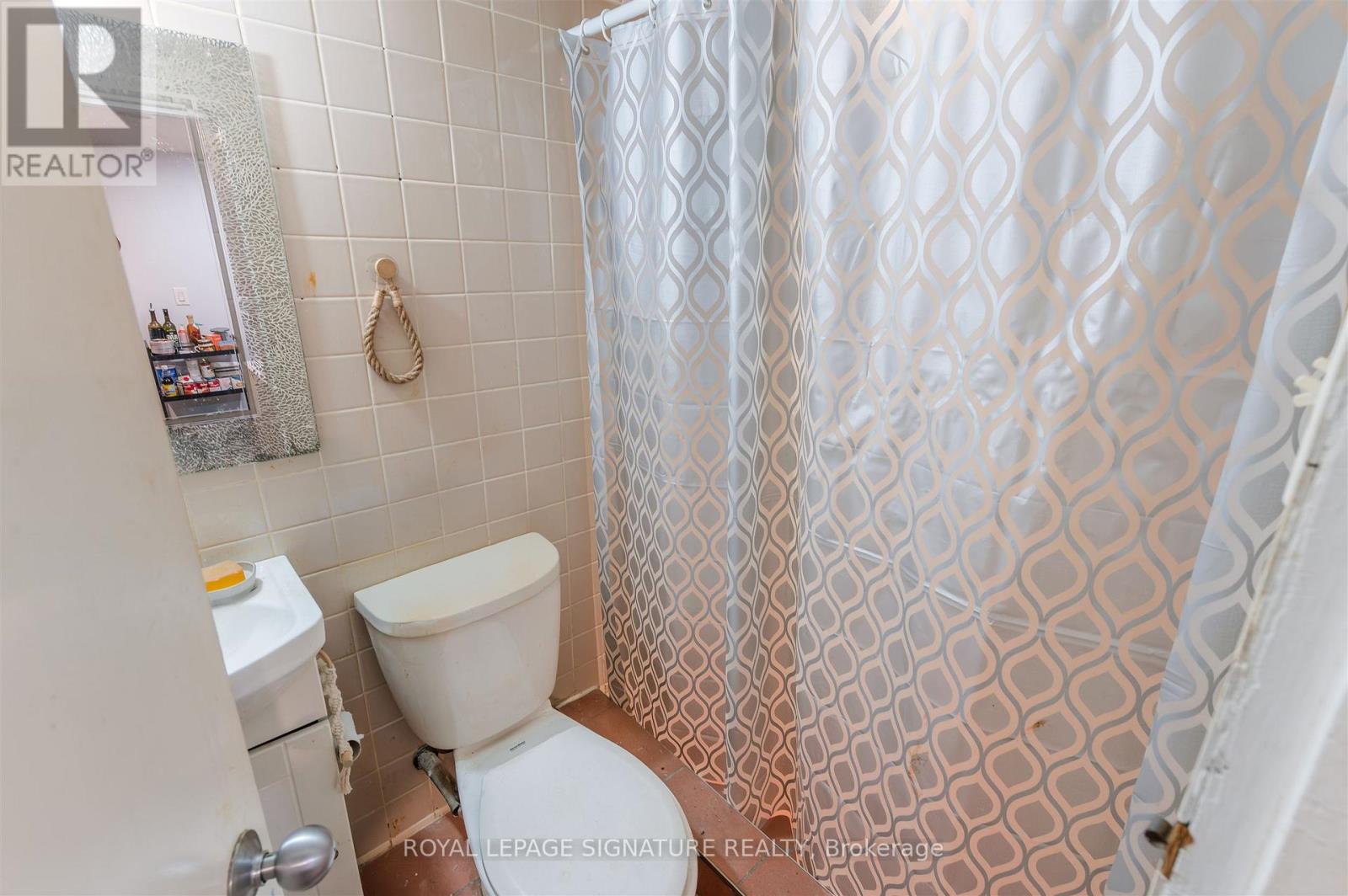 42 Sorauren Avenue, Toronto, Ontario  M6R 2C7 - Photo 30 - W12981664