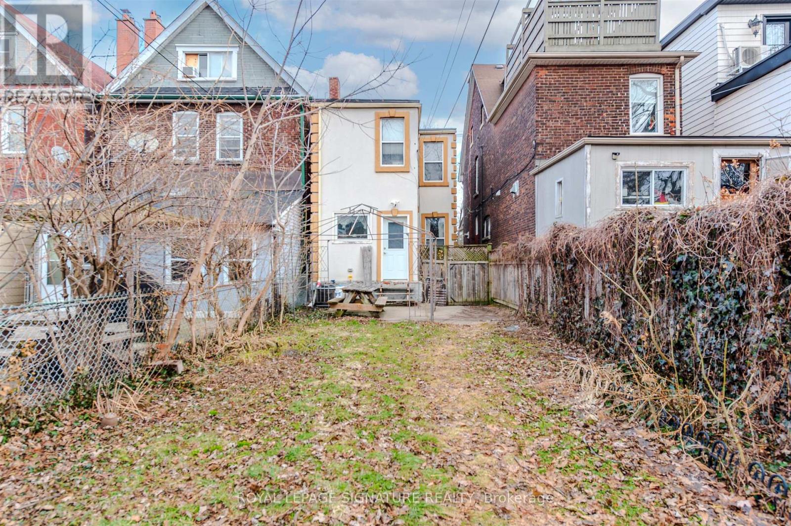 42 Sorauren Avenue, Toronto, Ontario  M6R 2C7 - Photo 35 - W12981664