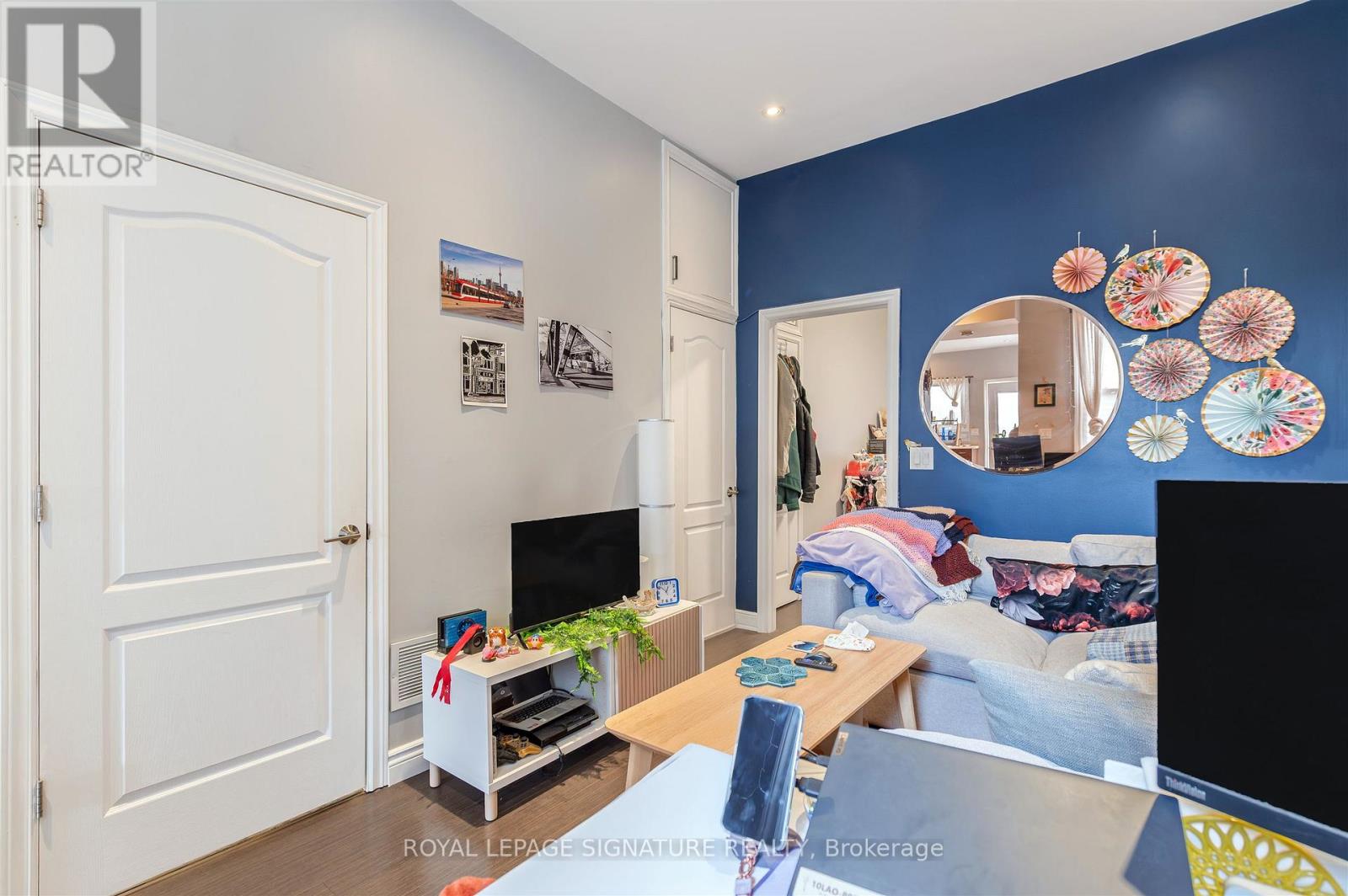 42 Sorauren Avenue, Toronto, Ontario  M6R 2C7 - Photo 6 - W12981664