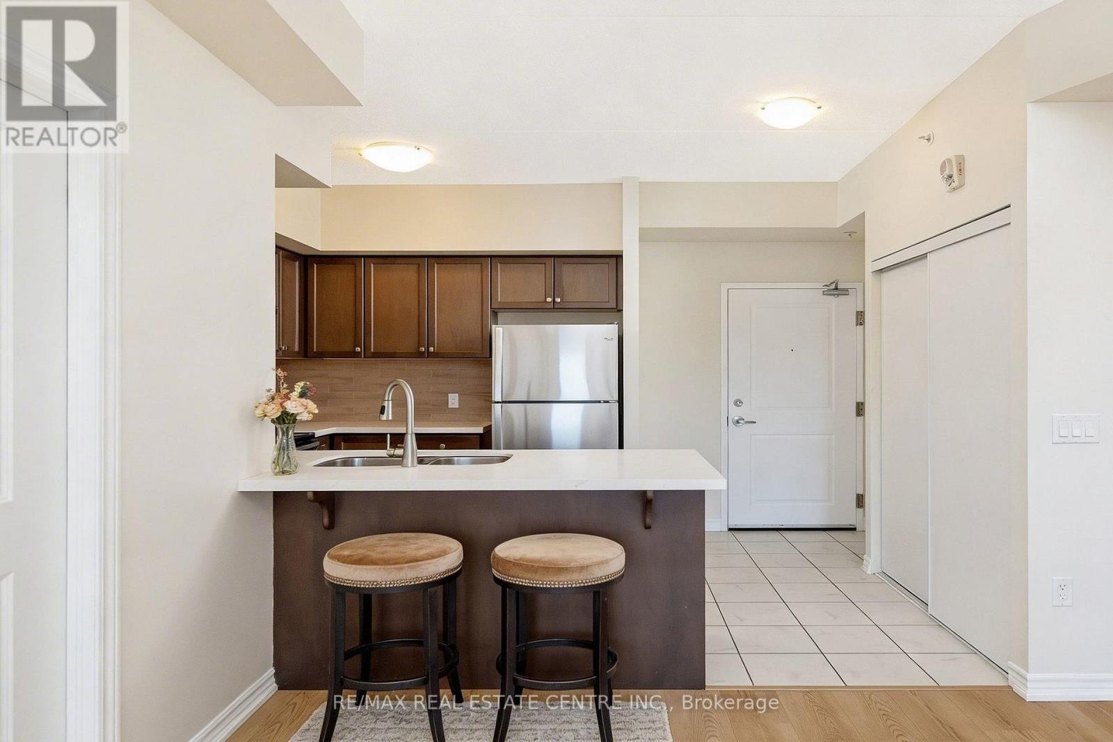 408 - 650 Sauve Street, Milton, Ontario  L9T 9A8 - Photo 7 - W12981684