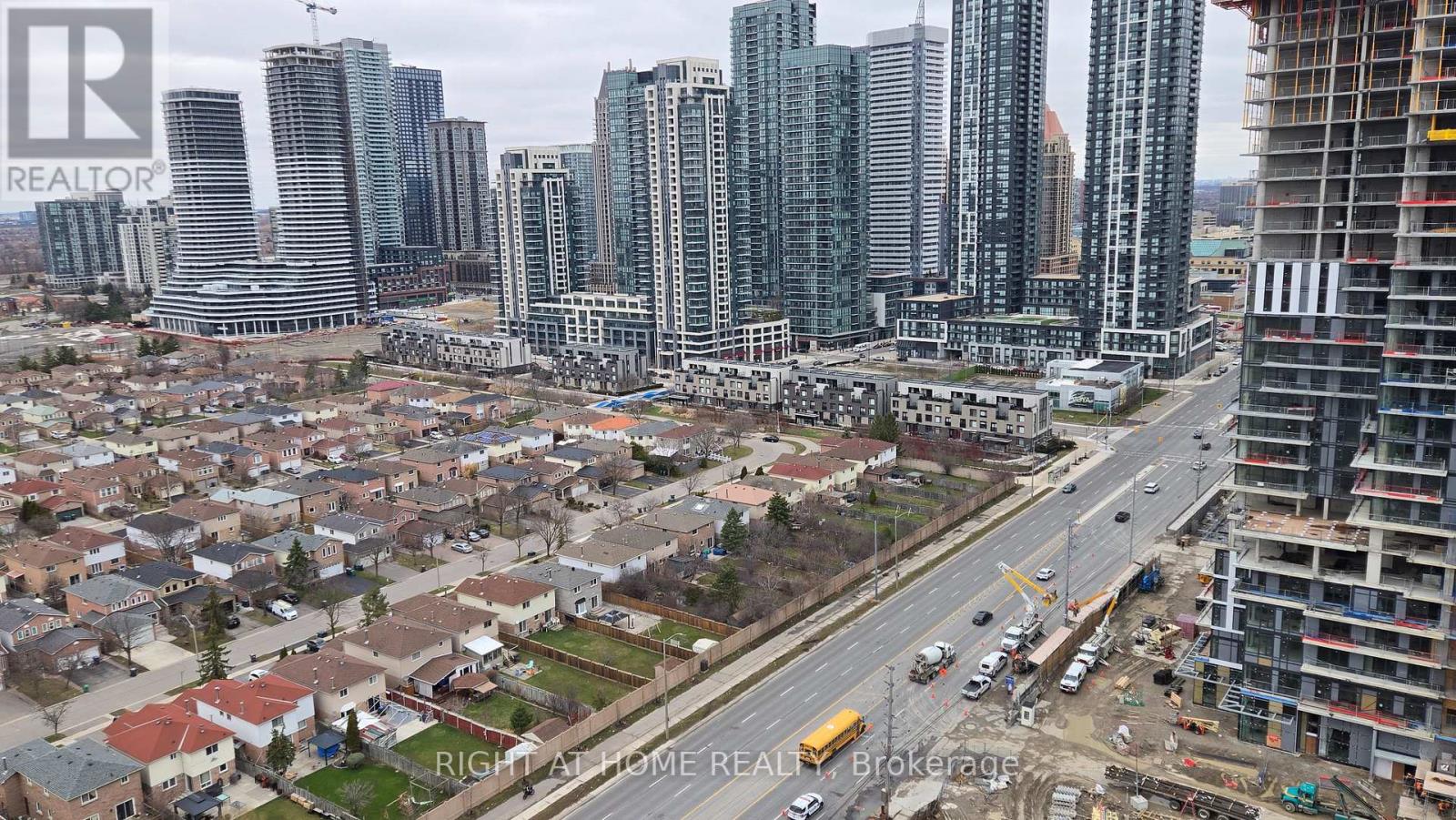 2101 - 3985 Grand Park Drive, Mississauga, Ontario  L5B 0H8 - Photo 13 - W12981692