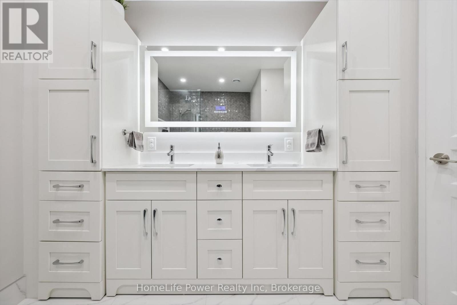 1201 - 1 Hurontario Street, Mississauga, Ontario  L5G 0A3 - Photo 23 - W12977002