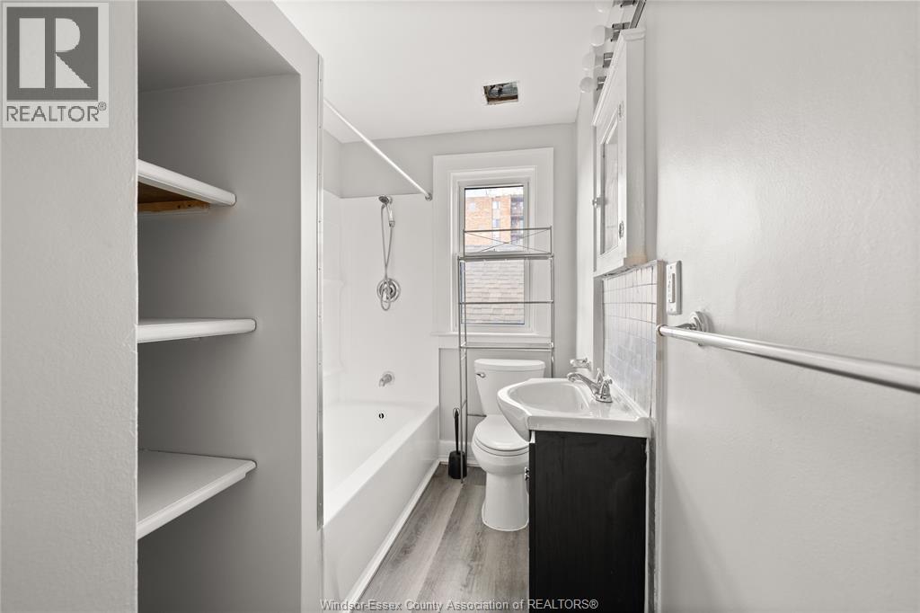 1389 Langlois Avenue, Windsor, Ontario  N8X 4L8 - Photo 8 - 26007738