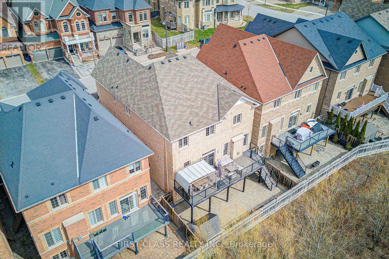 41 William Bartlett Drive, Markham, Ontario  L6C 0P6 - Photo 4 - N12971548