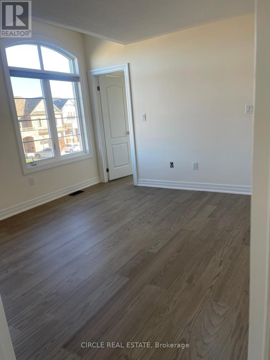 Upper Level - 213 Danny Wheeler Boulevard, Georgina, Ontario  L4P 0J8 - Photo 24 - N12977968