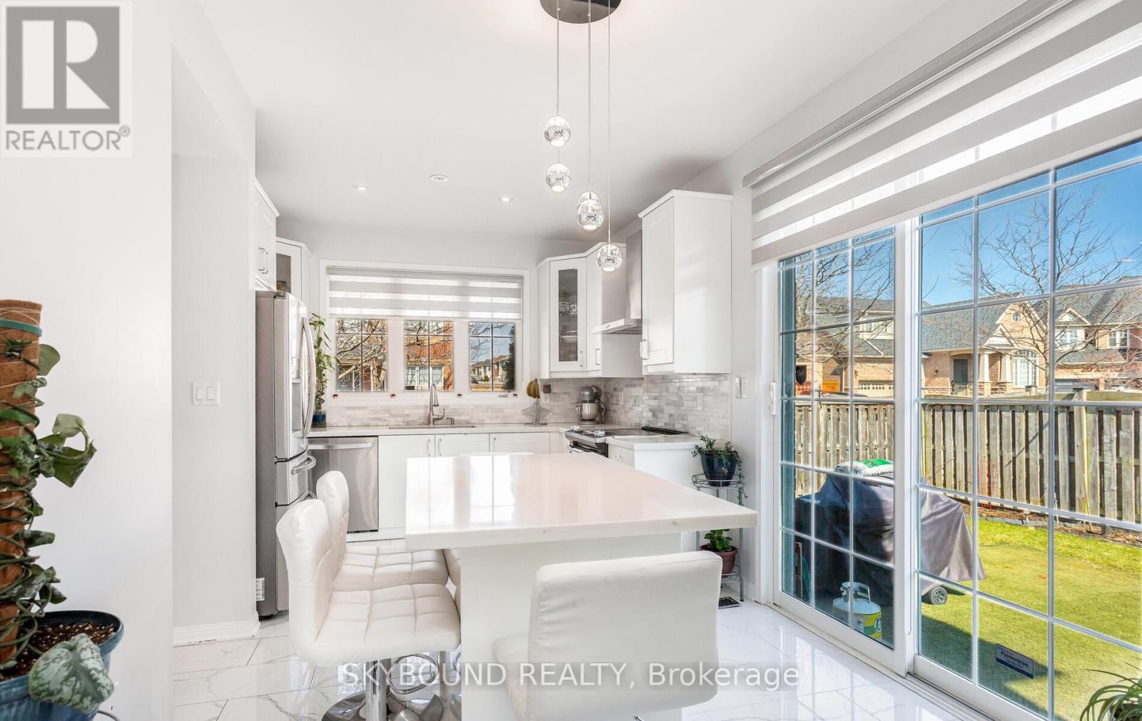 308 Mcdougall Cross, Milton, Ontario  L9T 0N6 - Photo 10 - W12980834