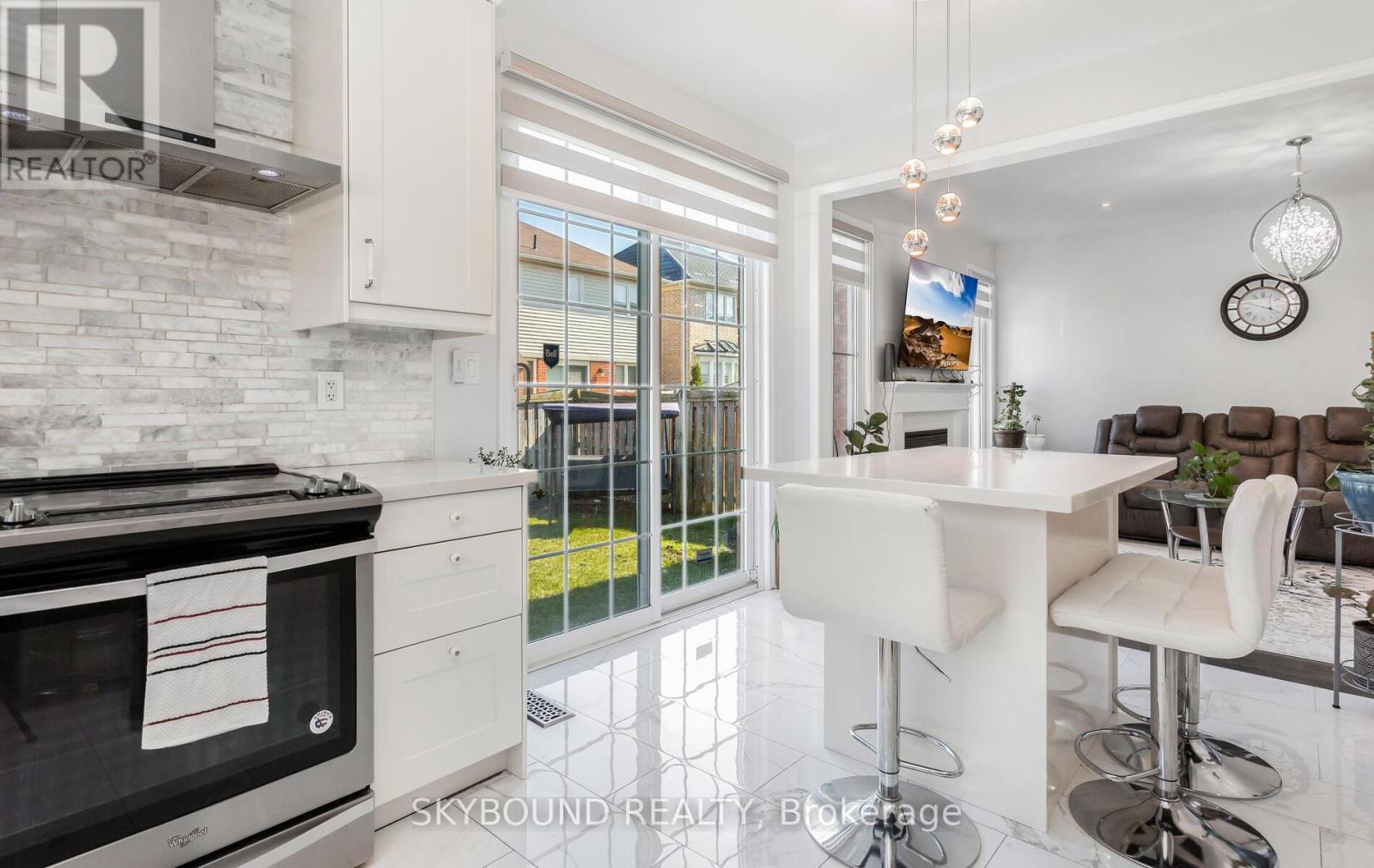 308 Mcdougall Cross, Milton, Ontario  L9T 0N6 - Photo 15 - W12980834