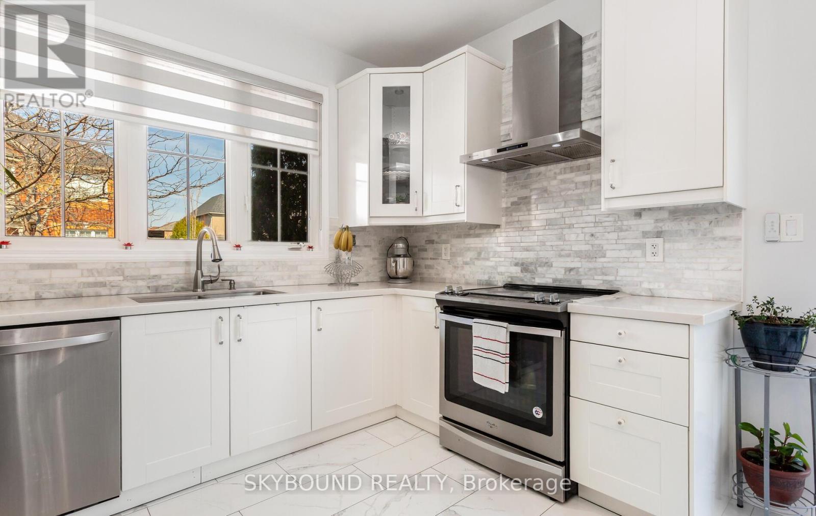 308 Mcdougall Cross, Milton, Ontario  L9T 0N6 - Photo 11 - W12980834