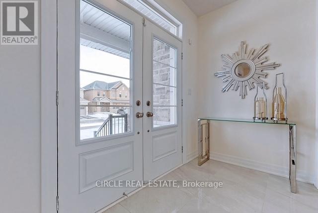 Upper Level - 213 Danny Wheeler Boulevard, Georgina, Ontario  L4P 0J8 - Photo 16 - N12977968