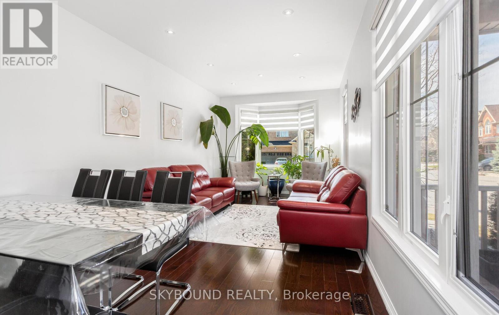 308 Mcdougall Cross, Milton, Ontario  L9T 0N6 - Photo 4 - W12980834