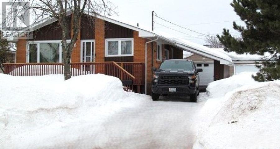 45 Promenade Dr, Sault Ste. Marie, Ontario  P6B 5J5 - Photo 1 - SM260620