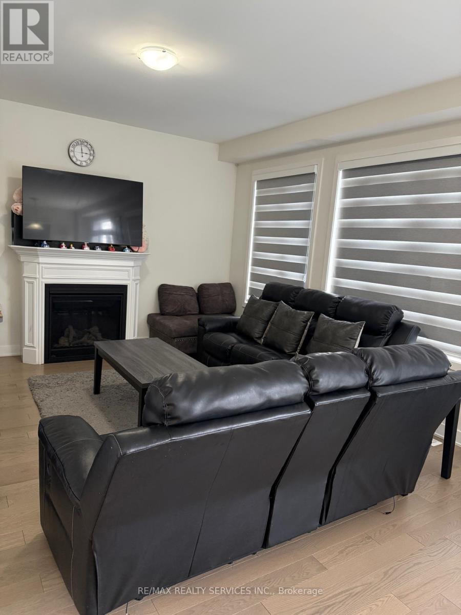 225 Flavelle Way, Peterborough, Ontario  K9K 0J1 - Photo 3 - X12981308