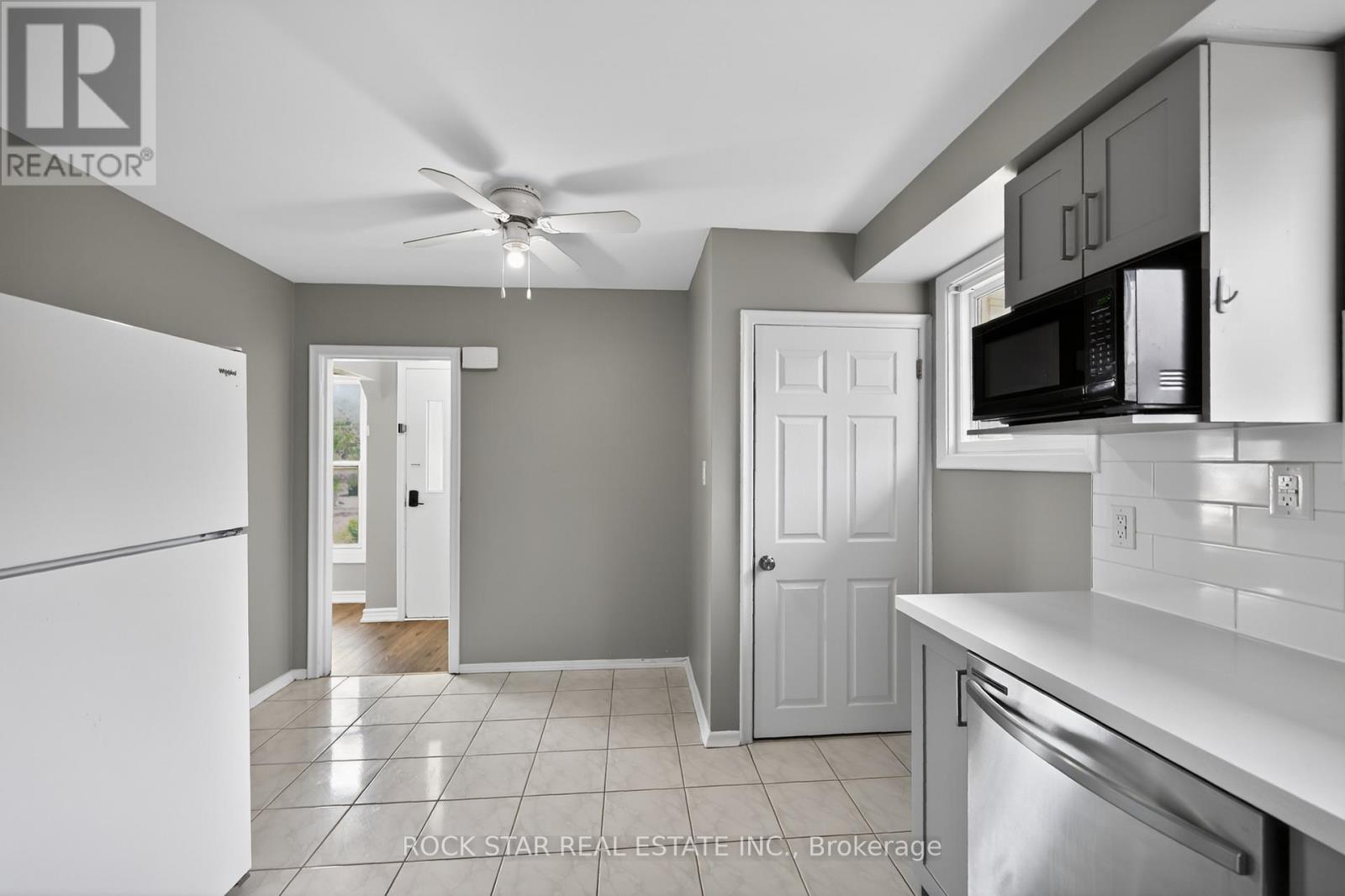 76 Terrace Drive, Hamilton, Ontario  L9A 2Y6 - Photo 10 - X12981376