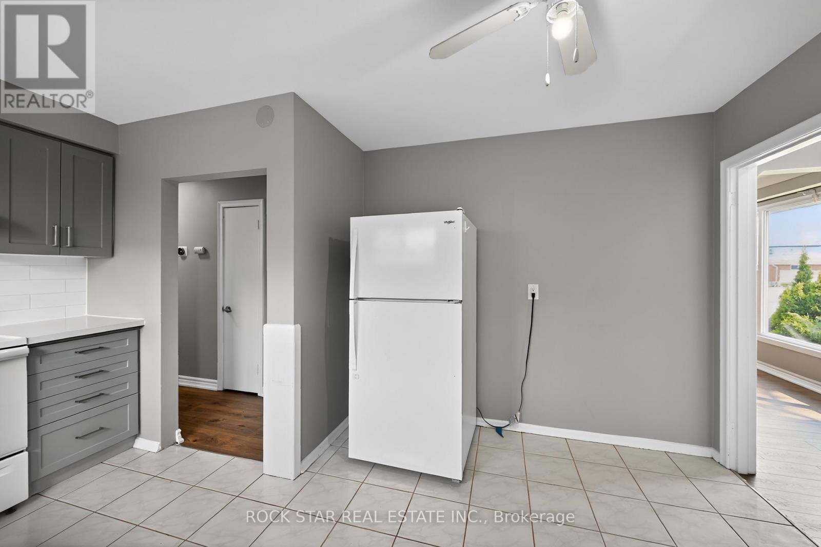 76 Terrace Drive, Hamilton, Ontario  L9A 2Y6 - Photo 12 - X12981376