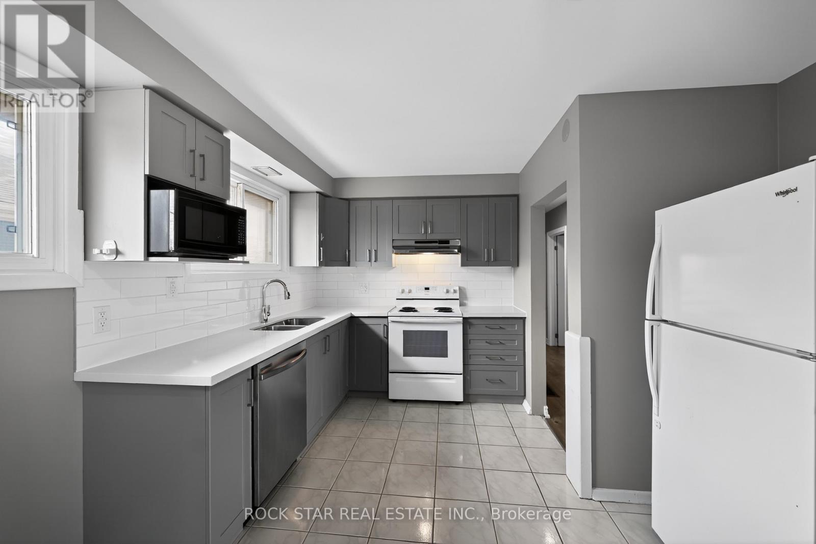 76 Terrace Drive, Hamilton, Ontario  L9A 2Y6 - Photo 14 - X12981376