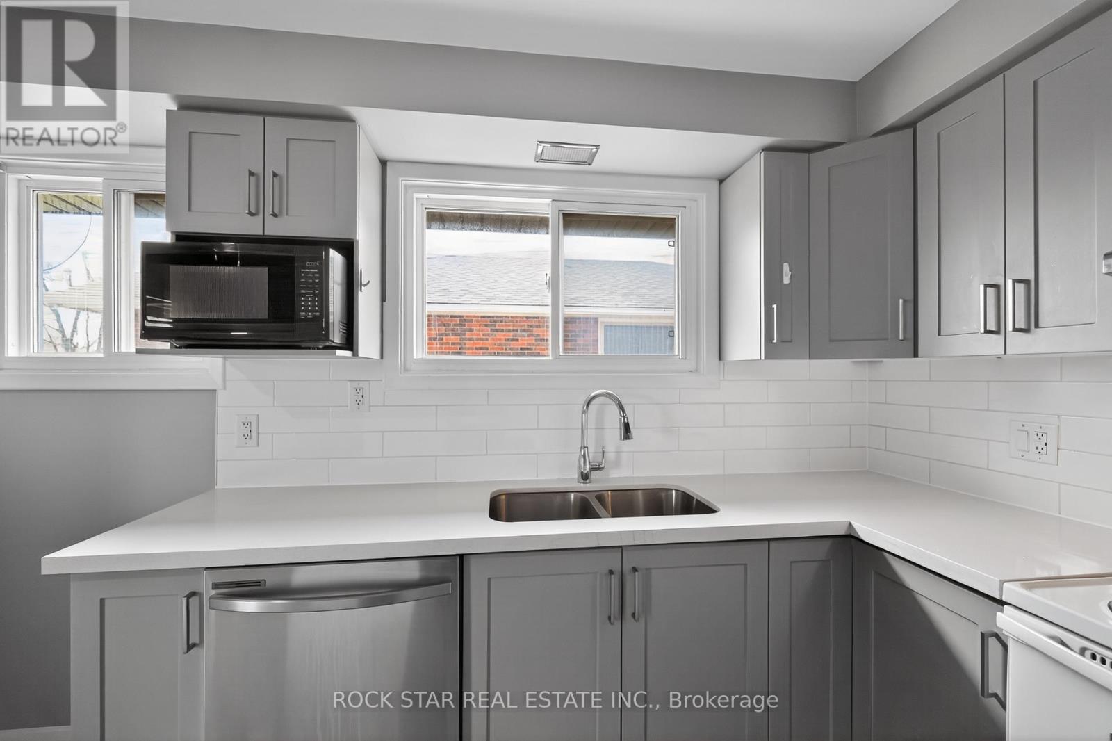 76 Terrace Drive, Hamilton, Ontario  L9A 2Y6 - Photo 16 - X12981376