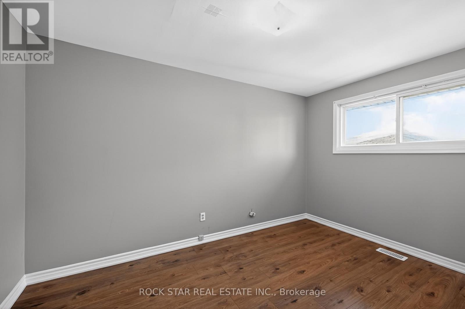 76 Terrace Drive, Hamilton, Ontario  L9A 2Y6 - Photo 18 - X12981376