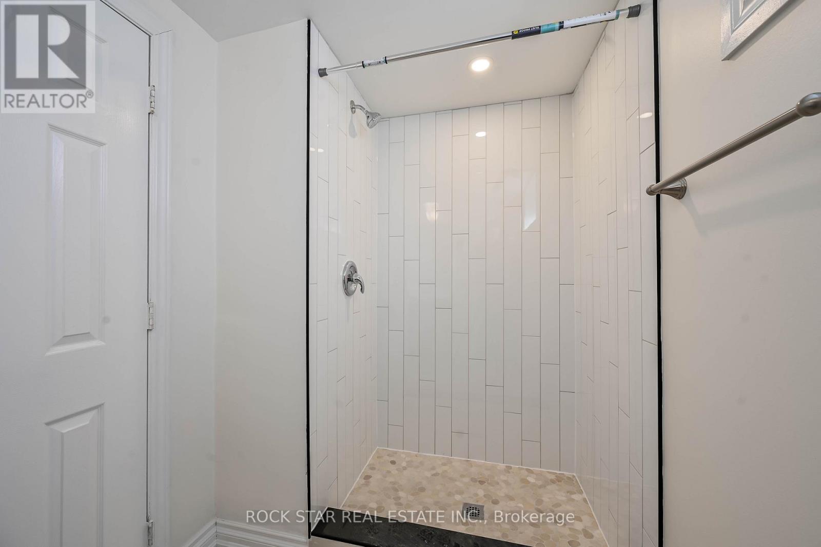 76 Terrace Drive, Hamilton, Ontario  L9A 2Y6 - Photo 38 - X12981376