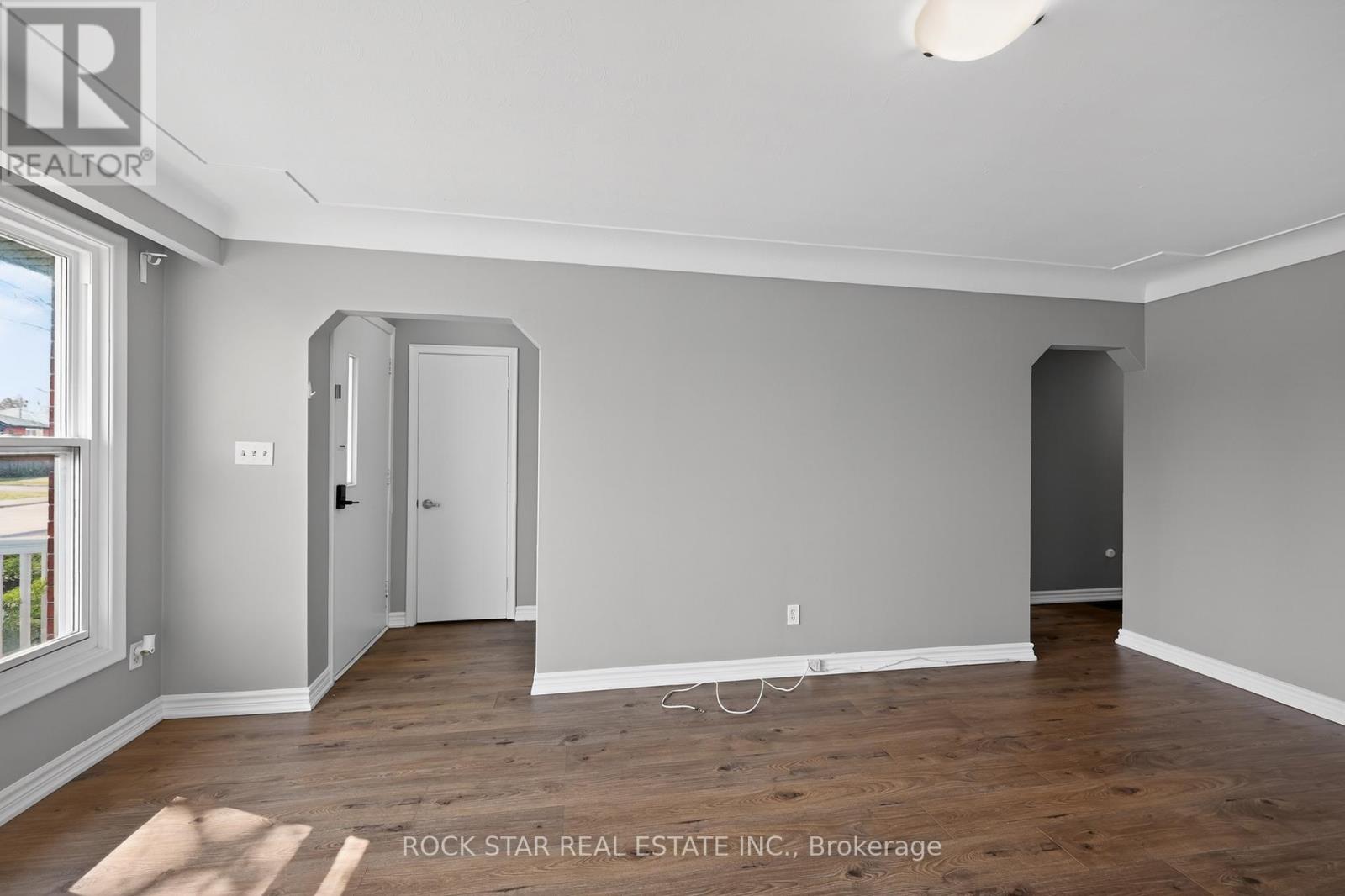 76 Terrace Drive, Hamilton, Ontario  L9A 2Y6 - Photo 7 - X12981376