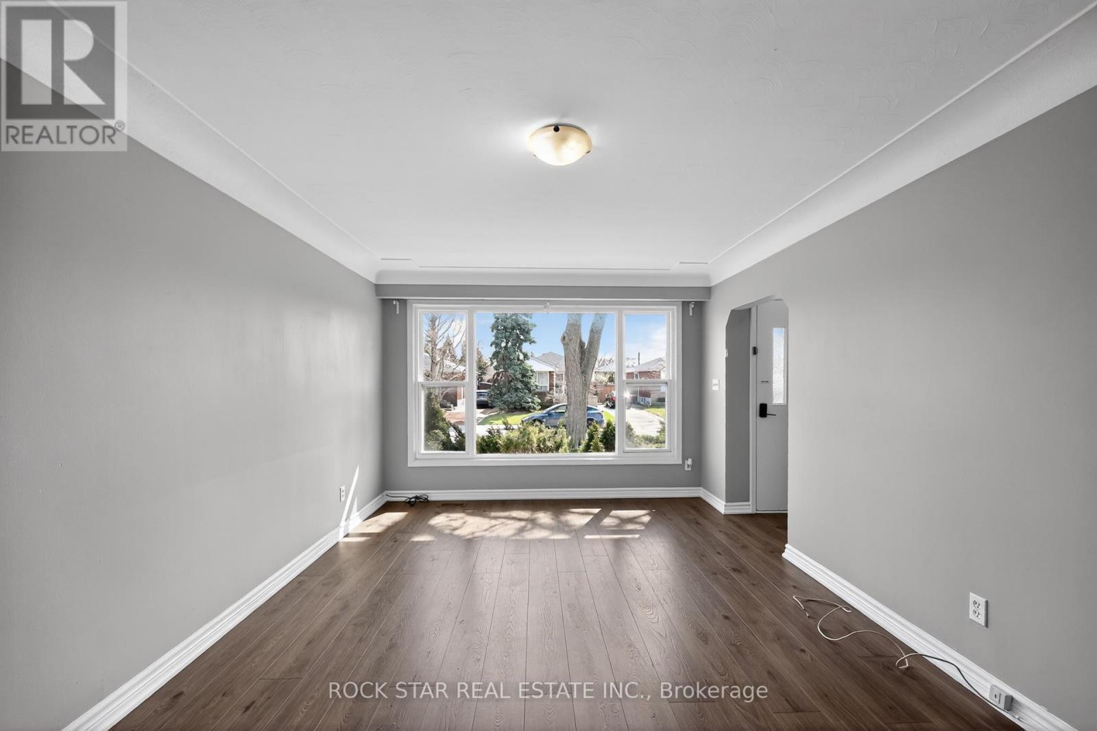 76 Terrace Drive, Hamilton, Ontario  L9A 2Y6 - Photo 8 - X12981376