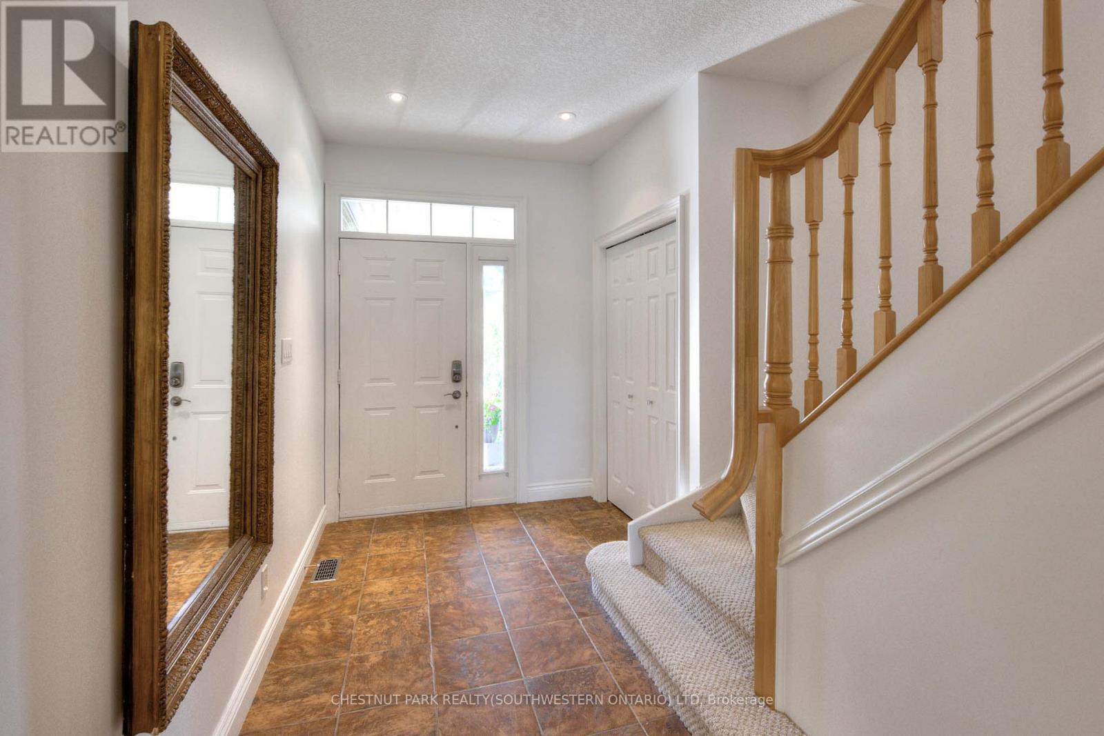 36 Fullerton Street, Waterloo, Ontario  N2L 6L4 - Photo 8 - X12981590