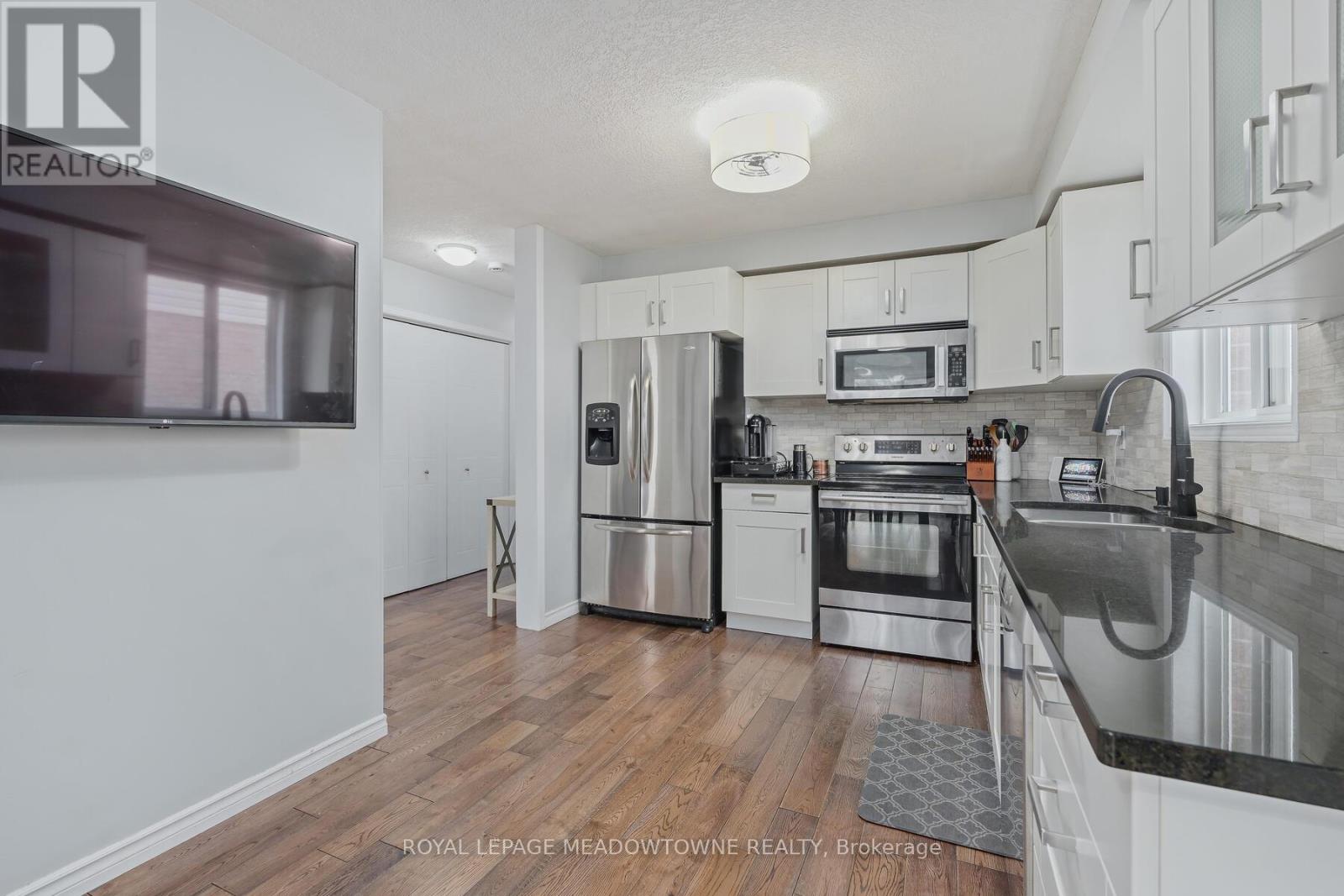 92 Hill Trail, Guelph, Ontario  N1E 7C9 - Photo 10 - X12981656