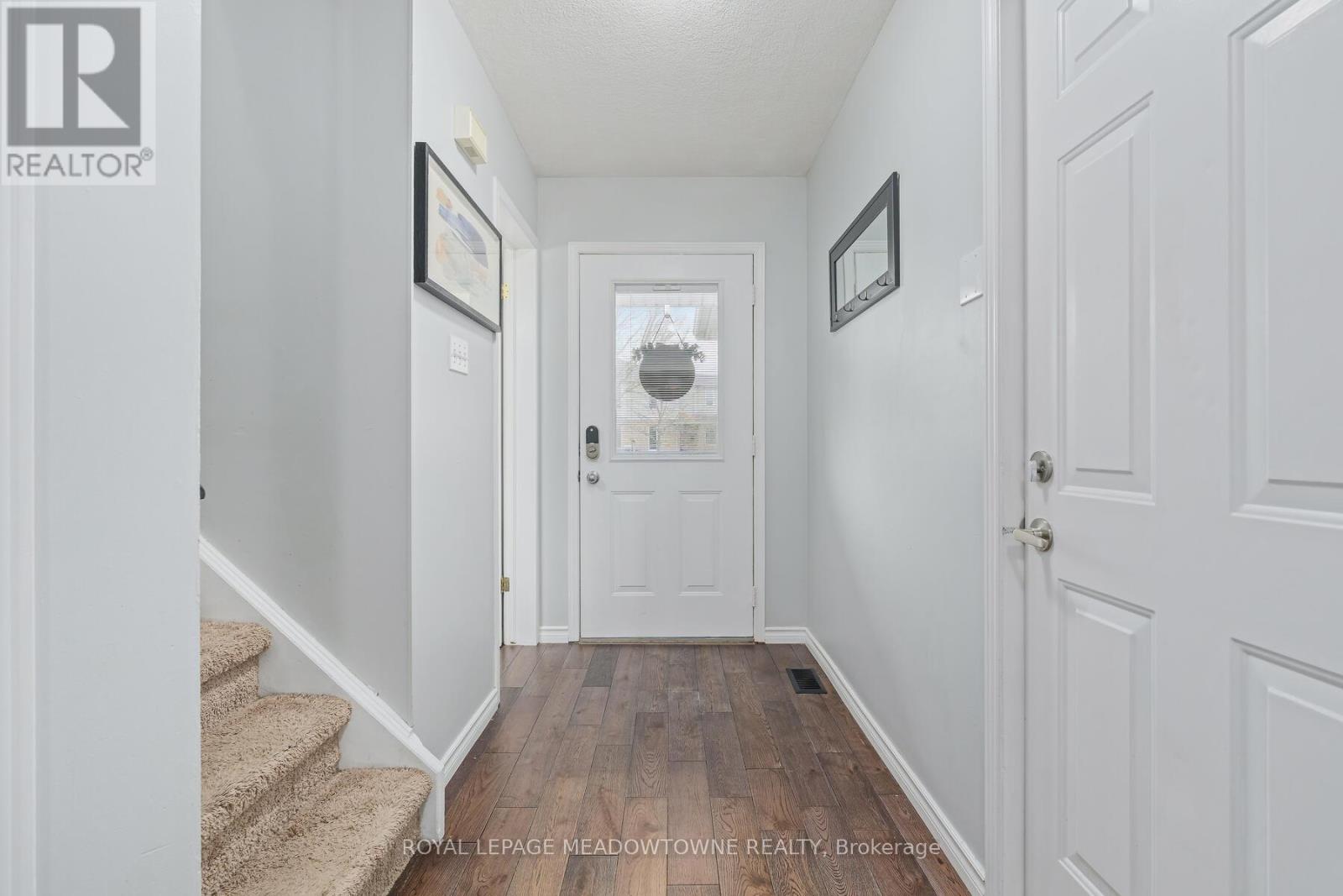 92 Hill Trail, Guelph, Ontario  N1E 7C9 - Photo 6 - X12981656