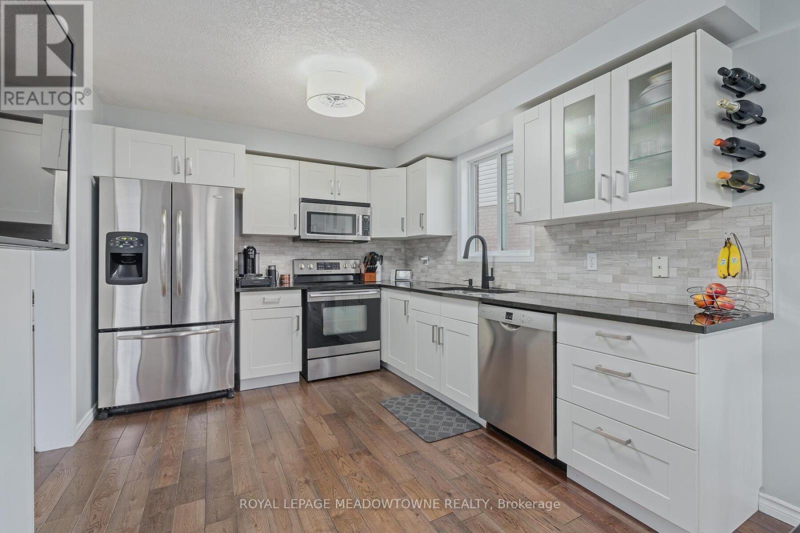 92 Hill Trail, Guelph, Ontario  N1E 7C9 - Photo 9 - X12981656