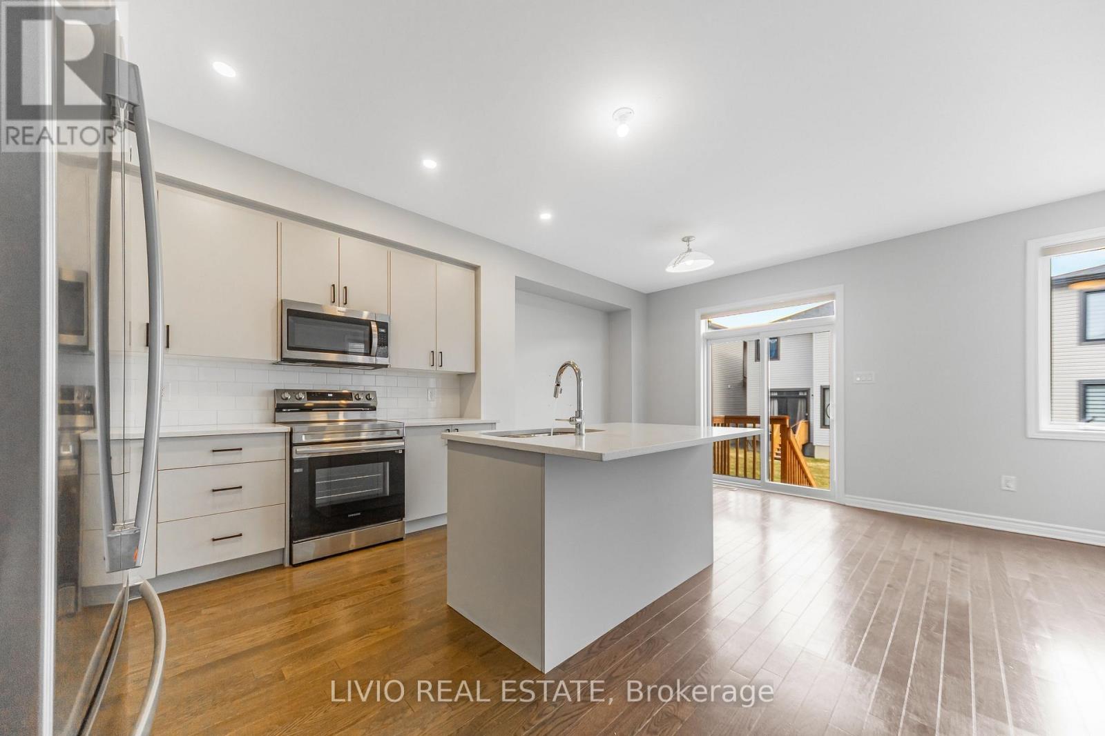 56 Jargeau Road, Ottawa, Ontario  K1W 0S7 - Photo 9 - X12981700