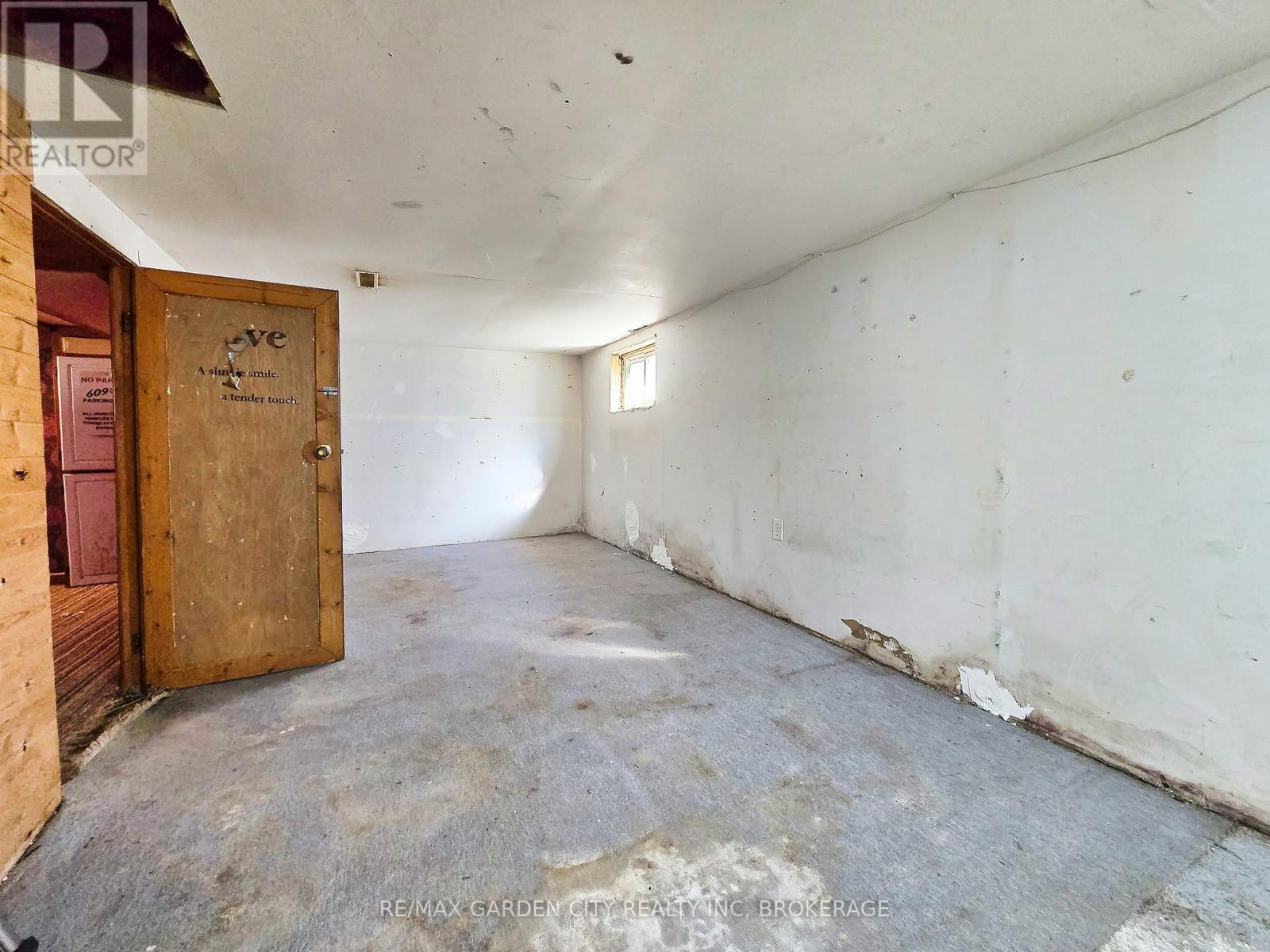 37 Kernahan Street, St. Catharines, Ontario  L2R 4T1 - Photo 17 - X12972468