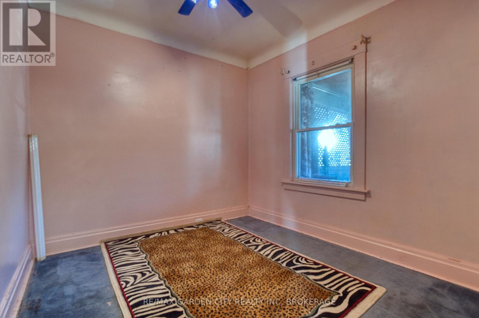 37 Kernahan Street, St. Catharines, Ontario  L2R 4T1 - Photo 10 - X12972468