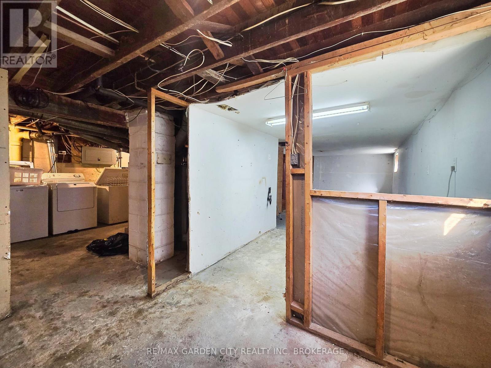 37 Kernahan Street, St. Catharines, Ontario  L2R 4T1 - Photo 26 - X12972468