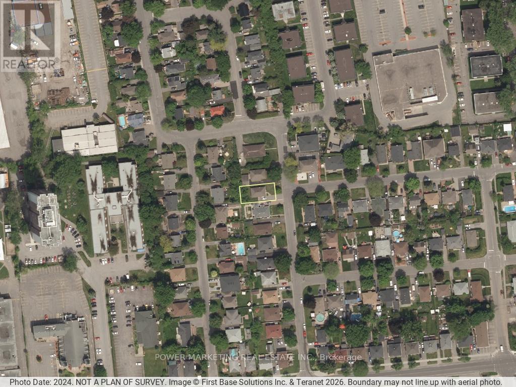 944 Eve Street, Ottawa, Ontario  K1K 3R4 - Photo 3 - X12977624