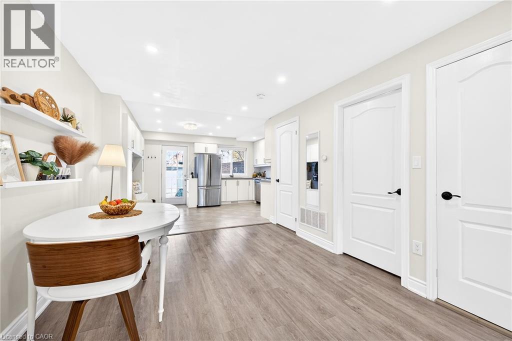 133 Avondale Street, Hamilton, Ontario  L8L 7B9 - Photo 4 - 40819544