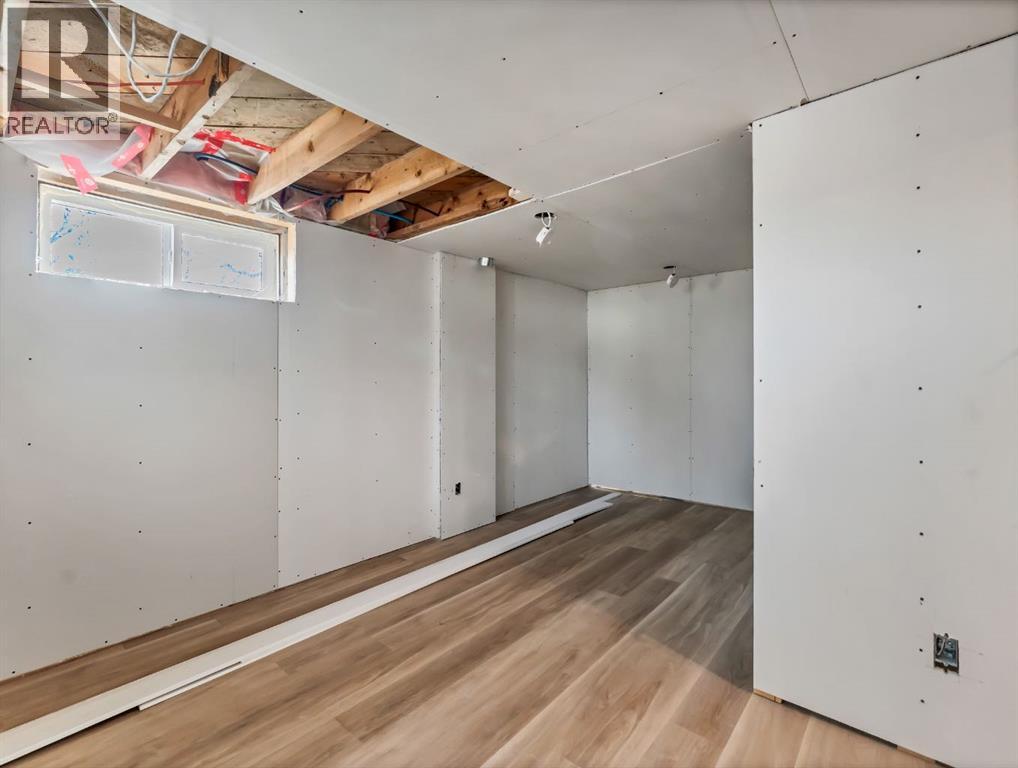 198 1 Street Ne, Medicine Hat, Alberta  T1A 5K3 - Photo 25 - A2279465