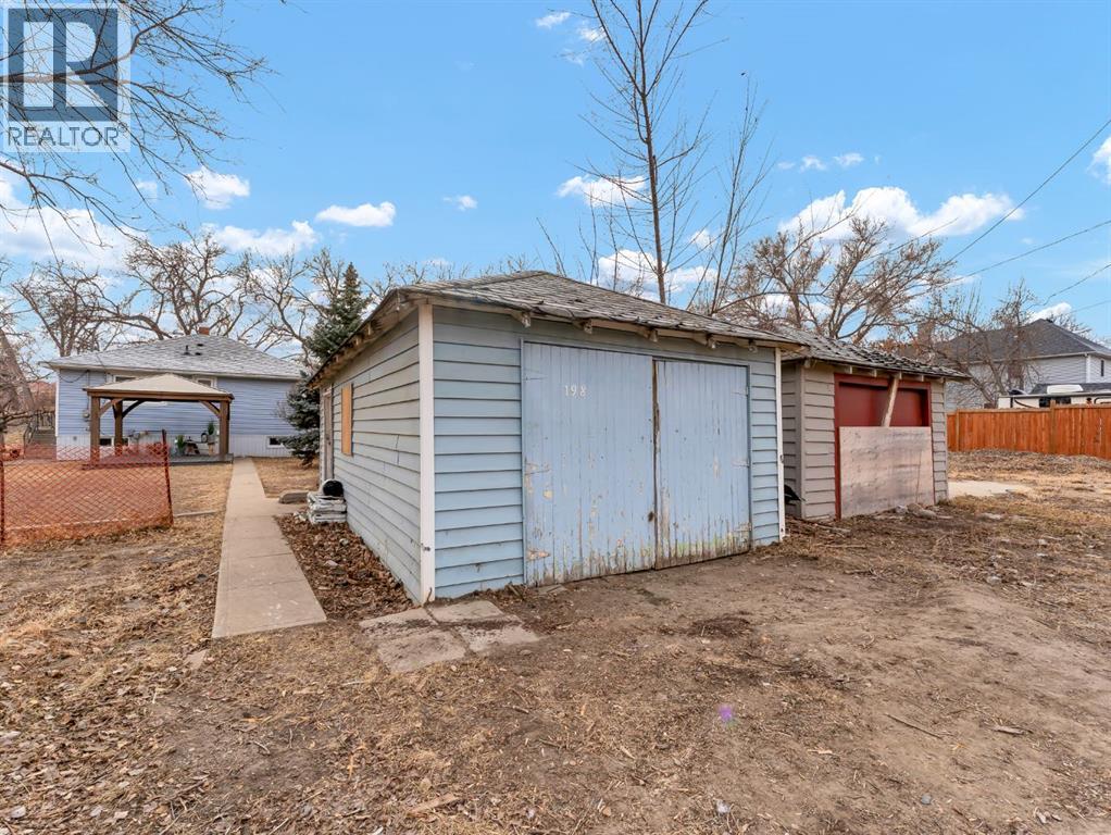 198 1 Street Ne, Medicine Hat, Alberta  T1A 5K3 - Photo 47 - A2279465