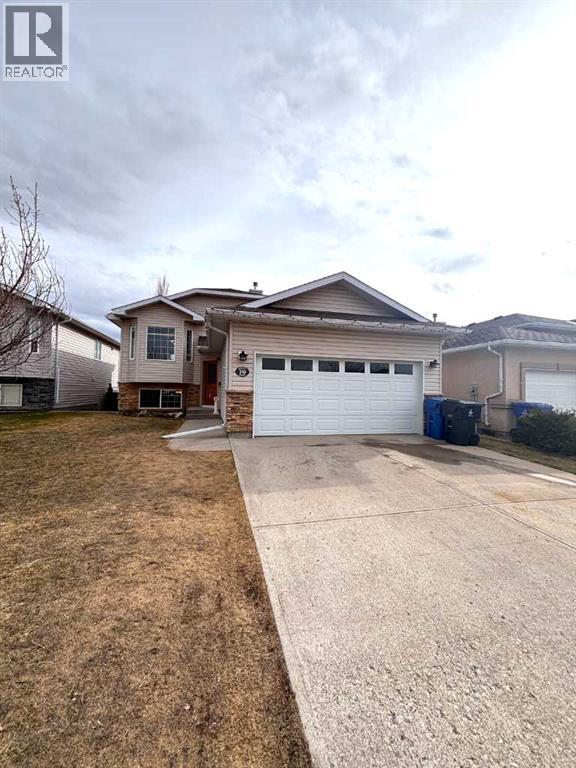 70 Kodiak Crescent N, Lethbridge, Alberta  T1H 6H4 - Photo 1 - A2300181