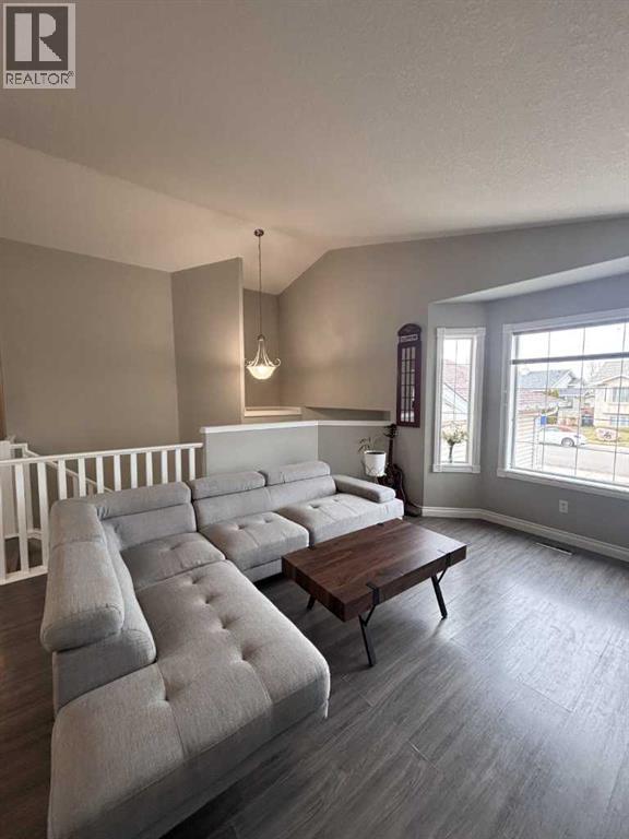 70 Kodiak Crescent N, Lethbridge, Alberta  T1H 6H4 - Photo 5 - A2300181