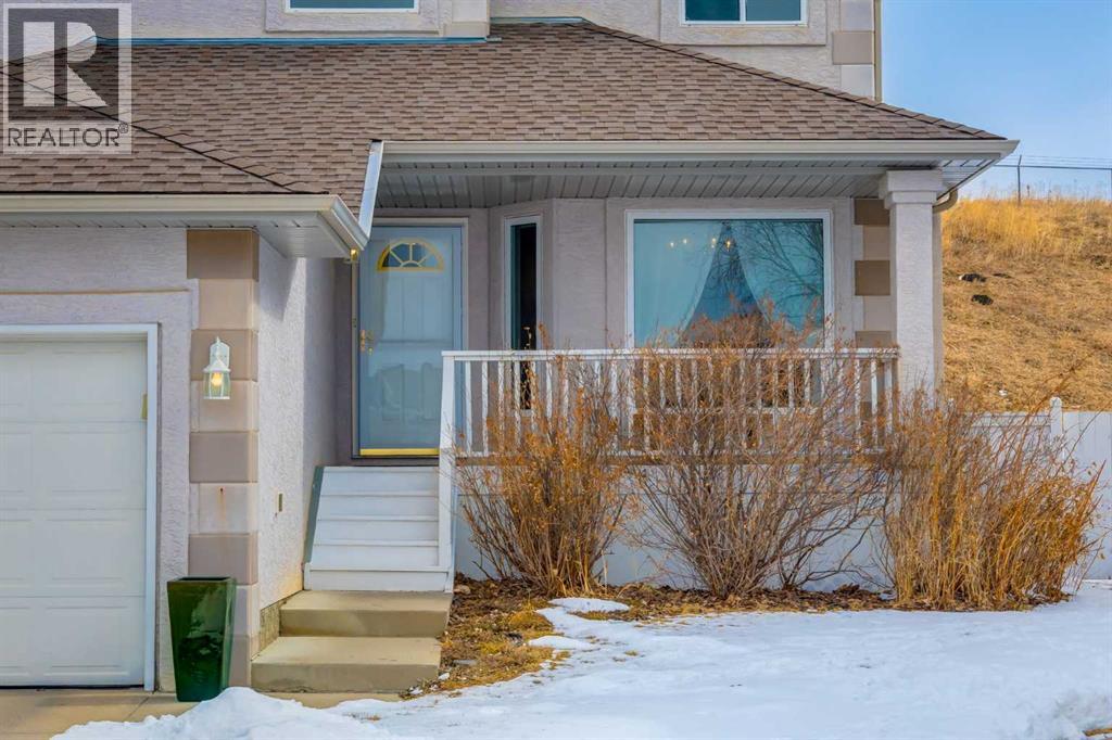 331 Sierra Madre Court SW, Calgary, Alberta  T3H 3G7 - Photo 2 - A2299948