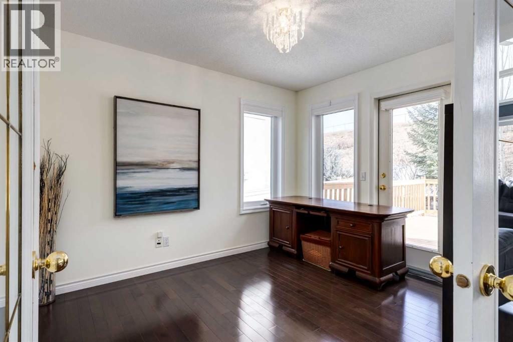 331 Sierra Madre Court SW, Calgary, Alberta  T3H 3G7 - Photo 21 - A2299948