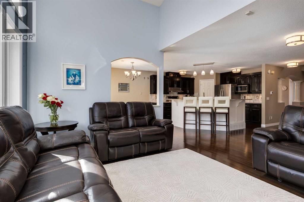 331 Sierra Madre Court SW, Calgary, Alberta  T3H 3G7 - Photo 18 - A2299948