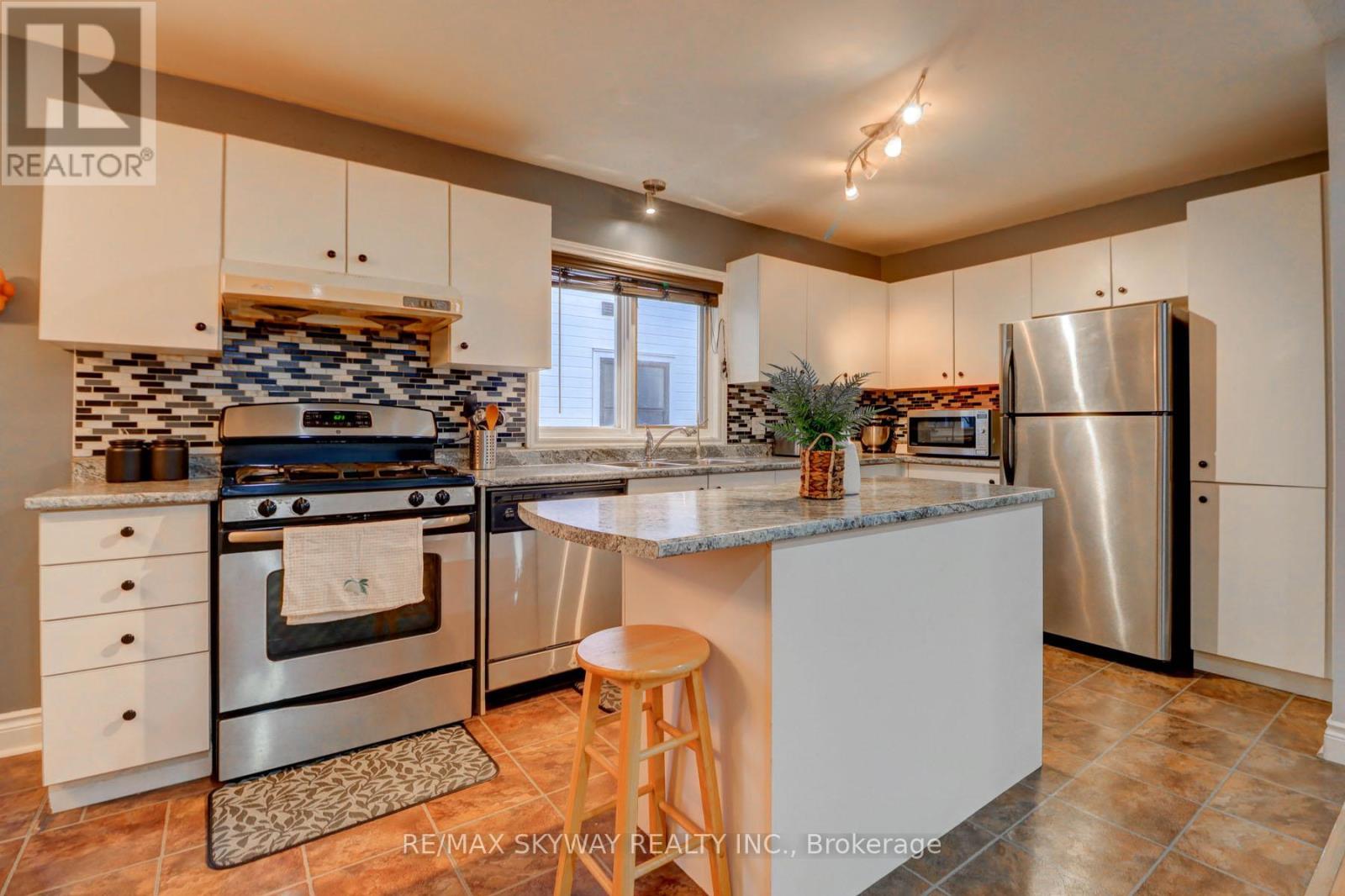 282b Brock Street W, Uxbridge, Ontario  L9P 1G1 - Photo 9 - N12979352