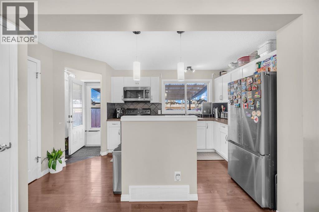 207 Elgin Meadows Gardens Se, Calgary, Alberta  T2Z 0M3 - Photo 12 - A2294033