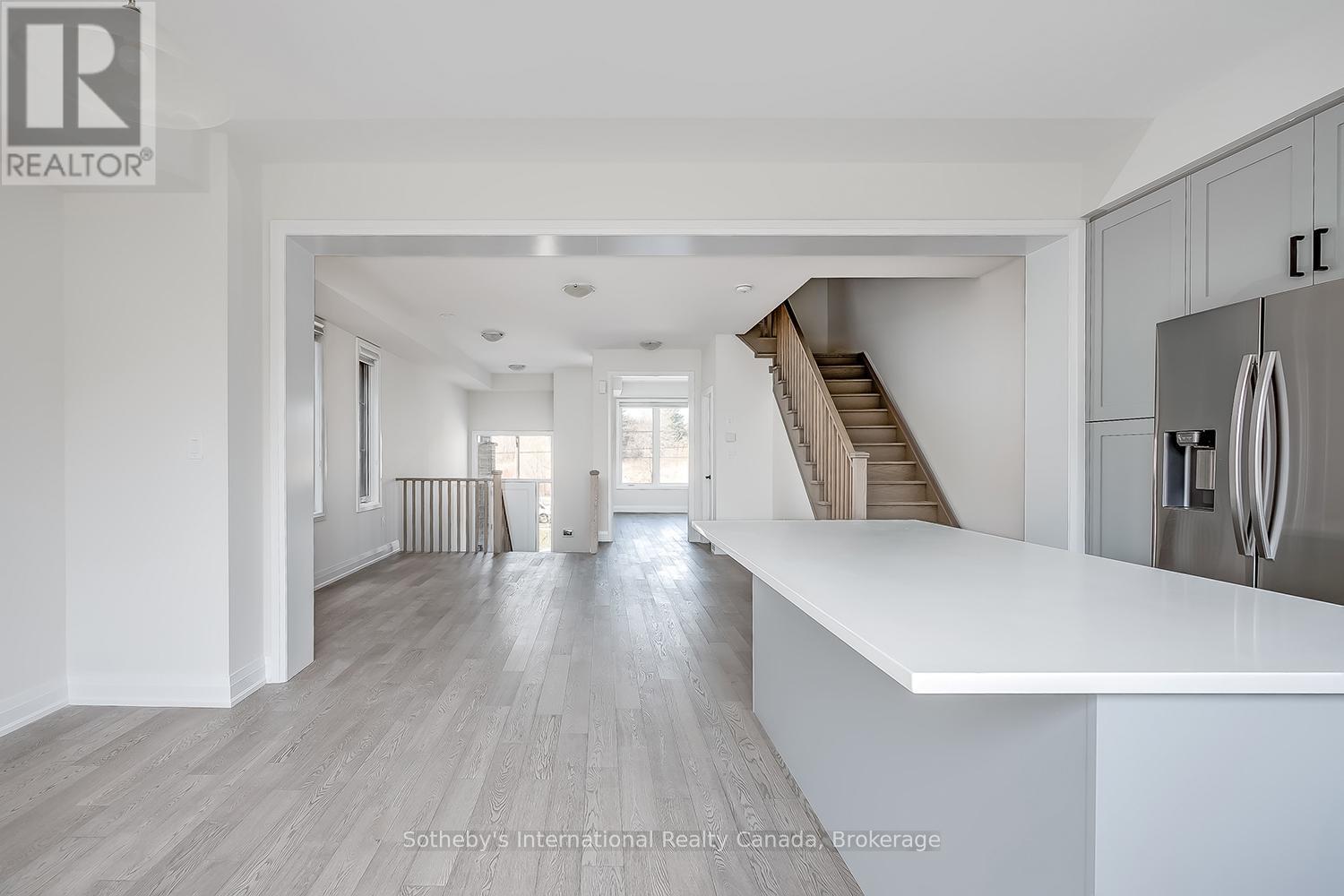 1492 Yellow Rose Circle, Oakville, Ontario  L6M 4G3 - Photo 13 - W12946828