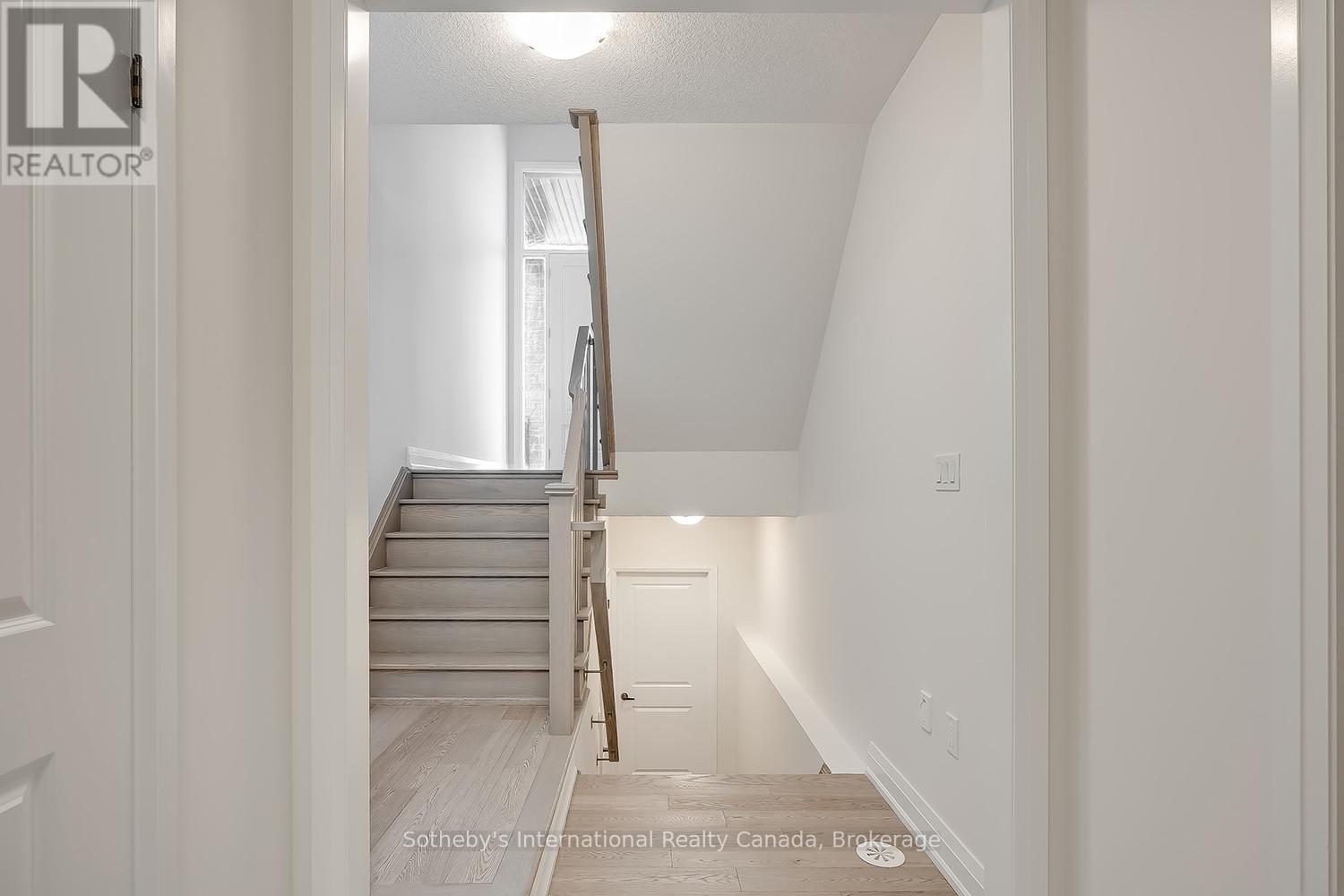 1492 Yellow Rose Circle, Oakville, Ontario  L6M 4G3 - Photo 24 - W12946828