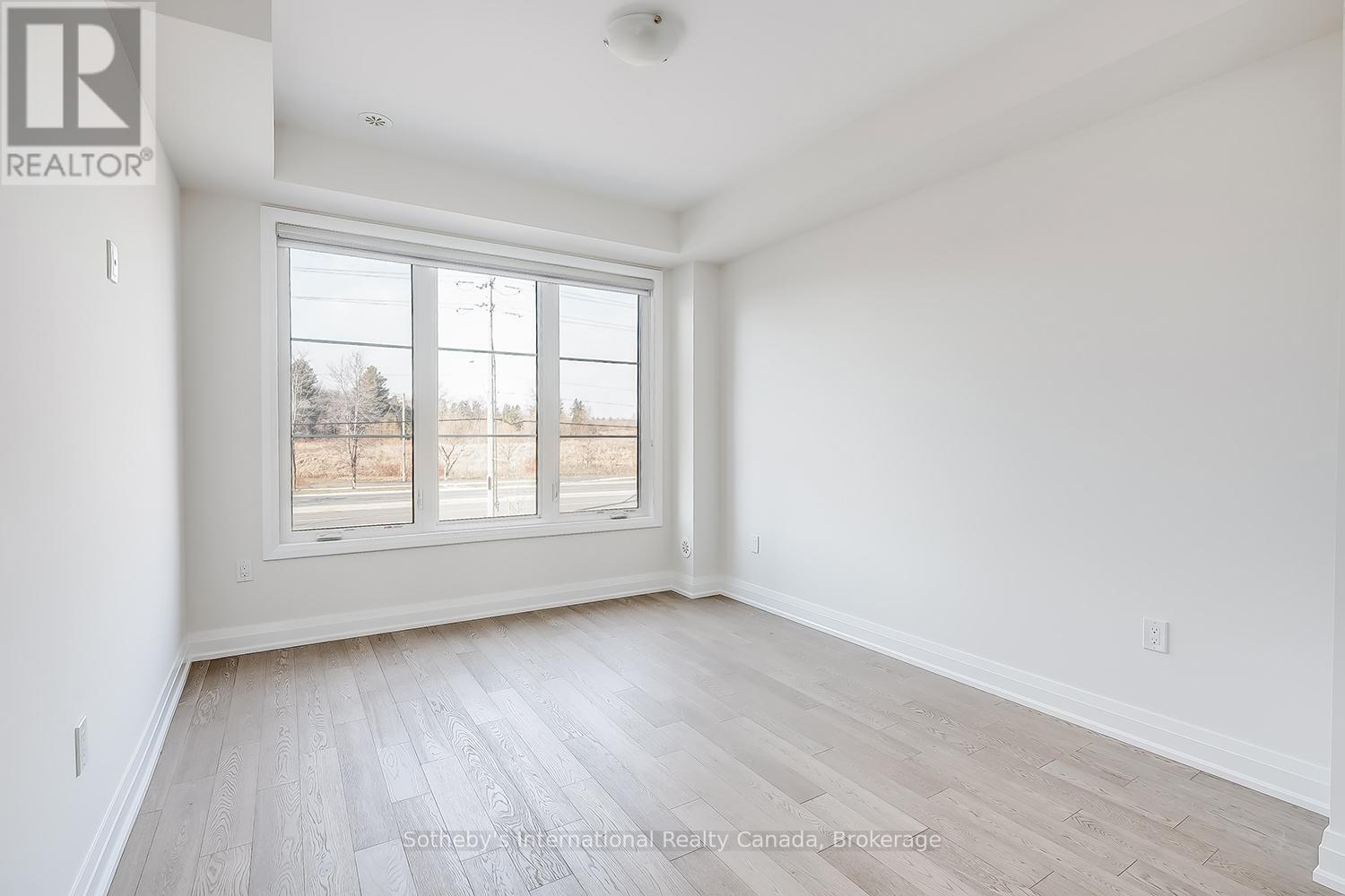 1492 Yellow Rose Circle, Oakville, Ontario  L6M 4G3 - Photo 6 - W12946828