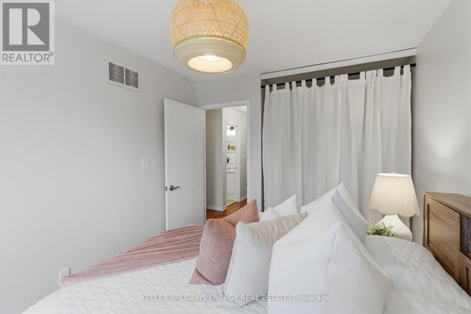 1698 Woodgate Trail, Oshawa, Ontario L1G 8B4 - Photo 19 - E12981756