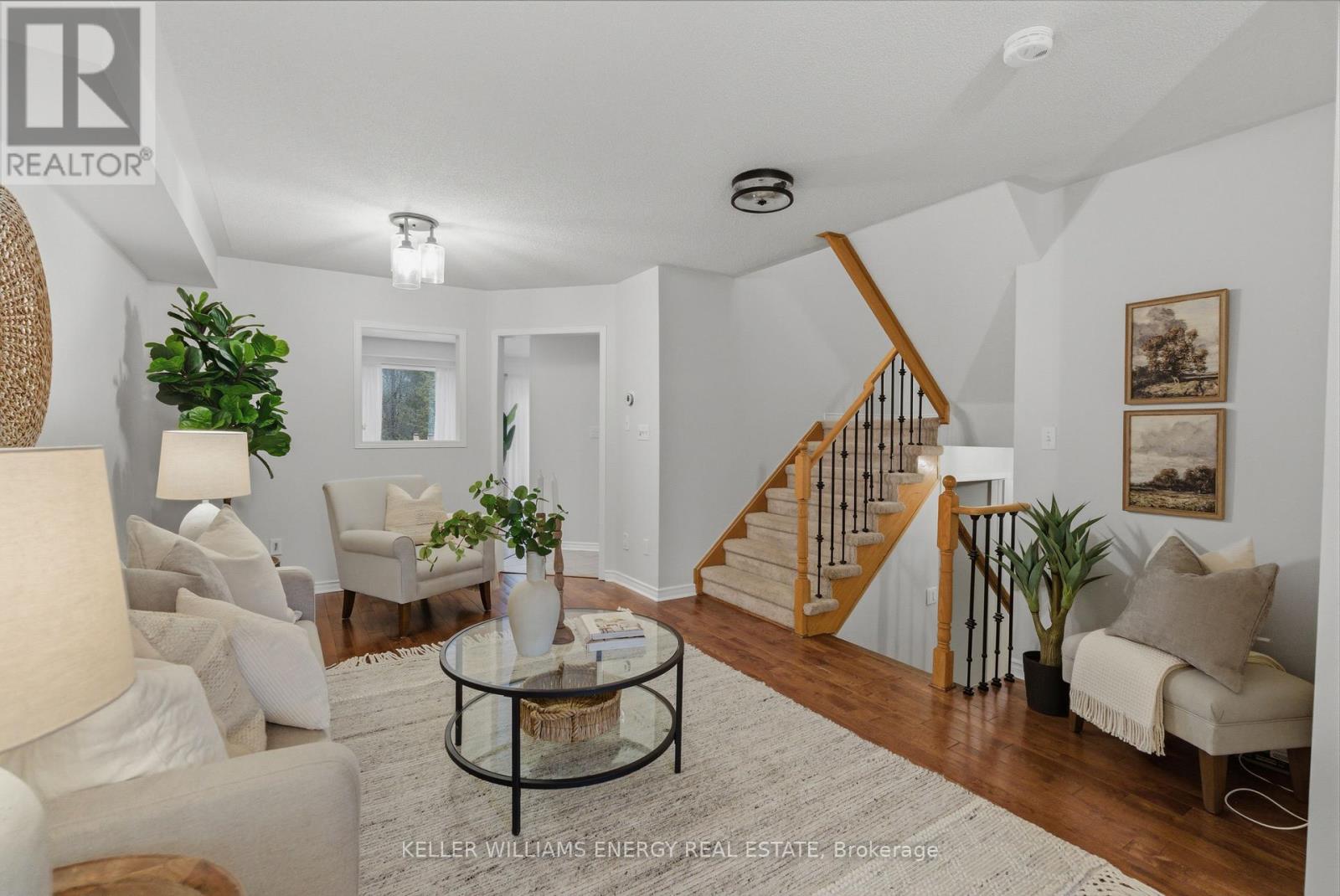 1698 Woodgate Trail, Oshawa, Ontario L1G 8B4 - Photo 3 - E12981756